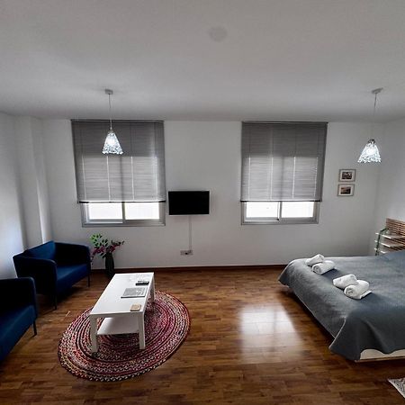 Lovely Studio Apartment In Pafos Esterno foto