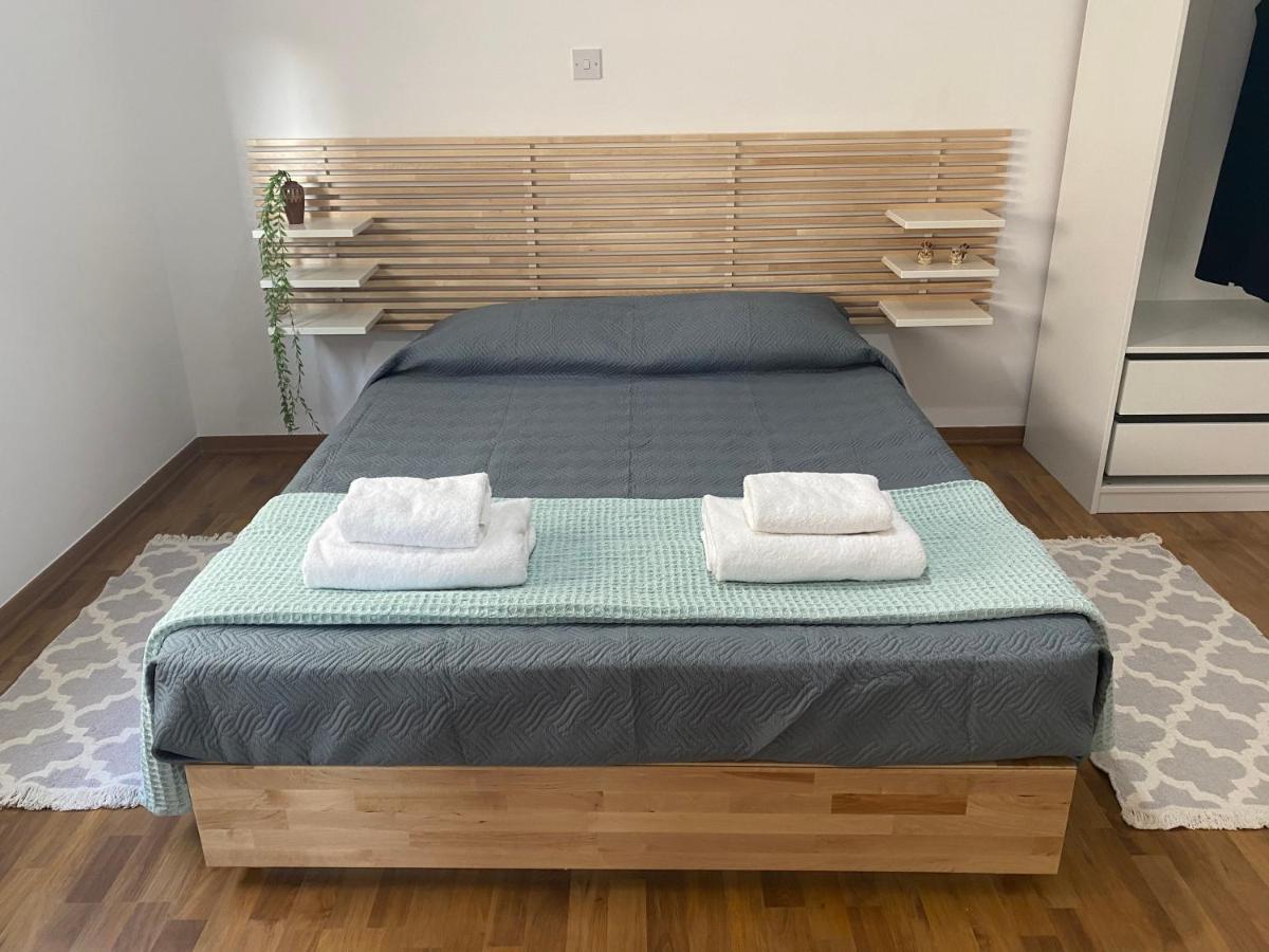 Lovely Studio Apartment In Pafos Esterno foto