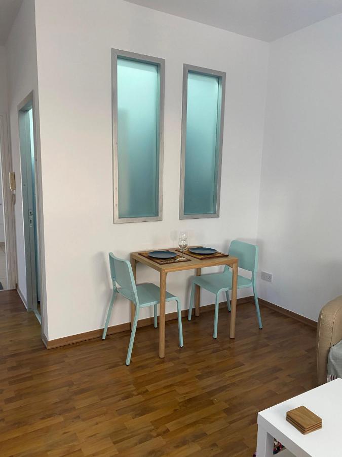Lovely Studio Apartment In Pafos Esterno foto
