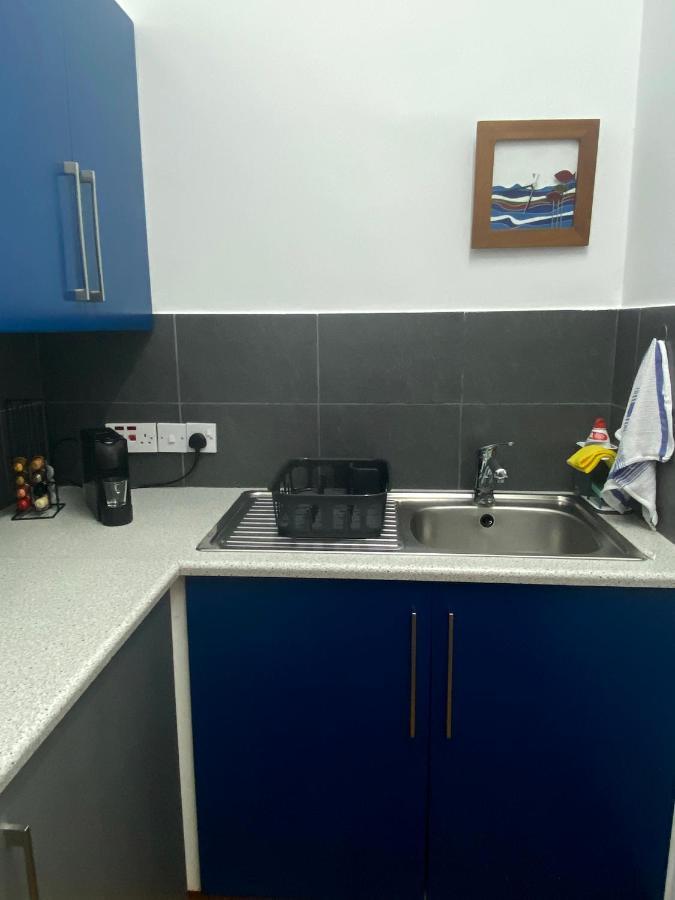 Lovely Studio Apartment In Pafos Esterno foto