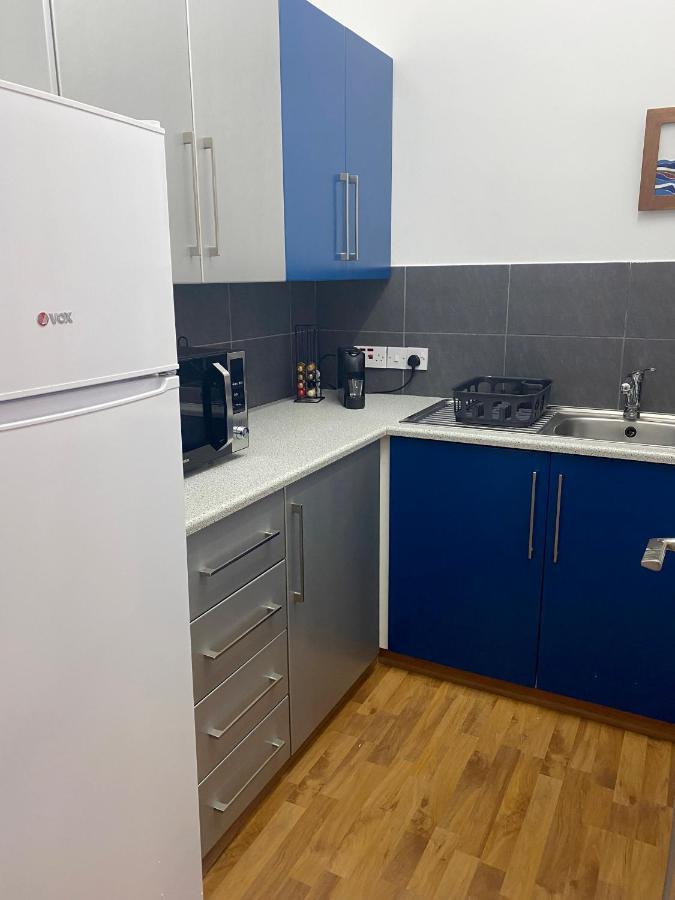 Lovely Studio Apartment In Pafos Esterno foto