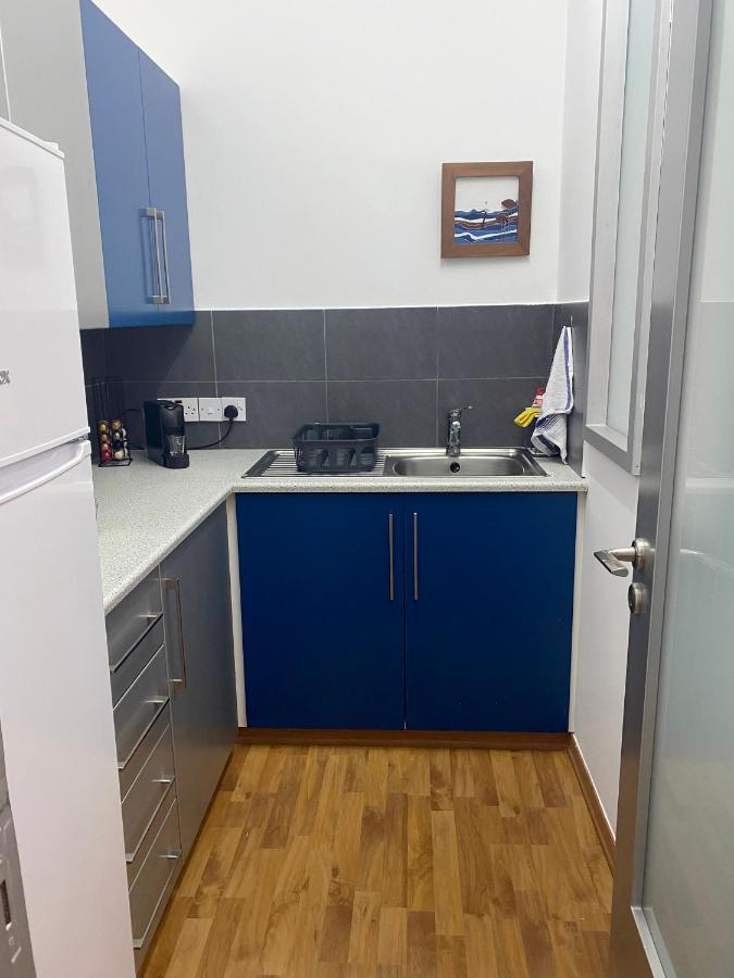 Lovely Studio Apartment In Pafos Esterno foto