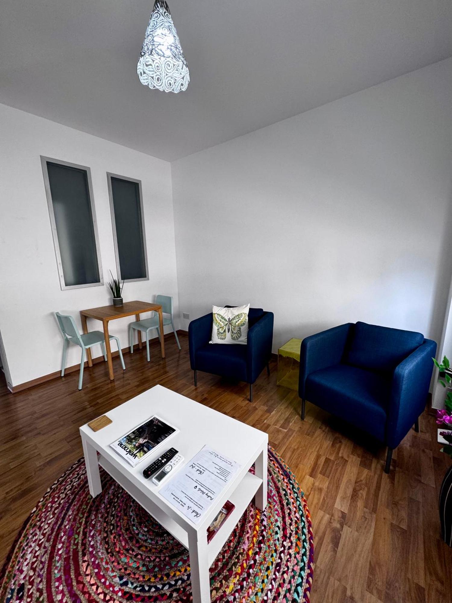 Lovely Studio Apartment In Pafos Esterno foto
