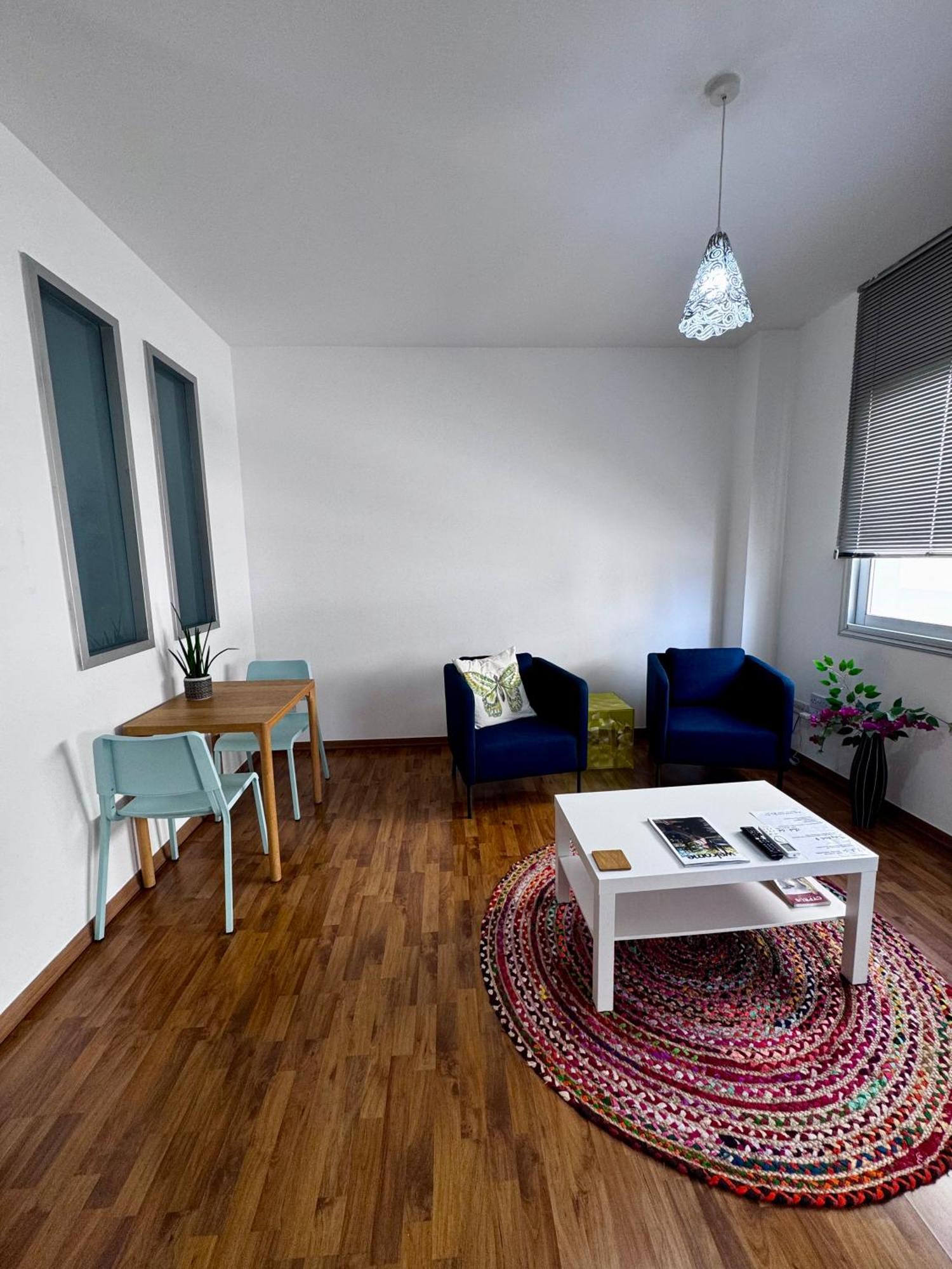 Lovely Studio Apartment In Pafos Esterno foto